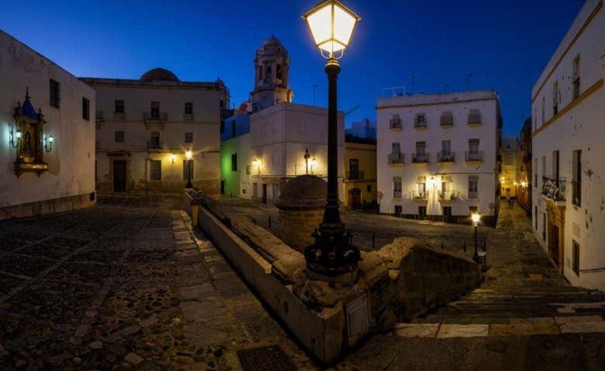 Free tour nocturno por Cádiz