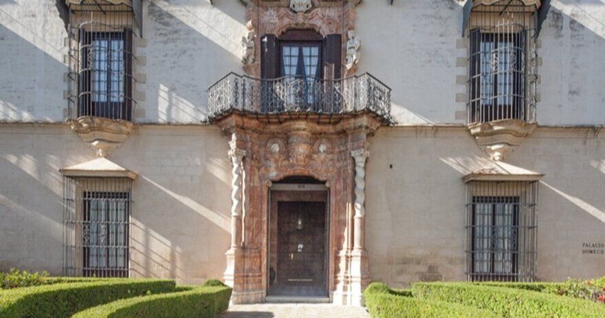 Descubre el encanto del Palacio Domecq: visita general audioguiada