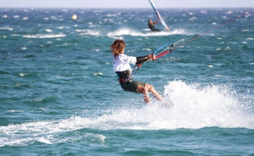 Curso de kitesurf de 2 días en Tarifa