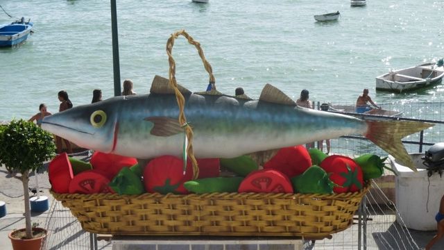 El Entierro de la Caballa vuelve a La Caleta para despedir el verano gaditano