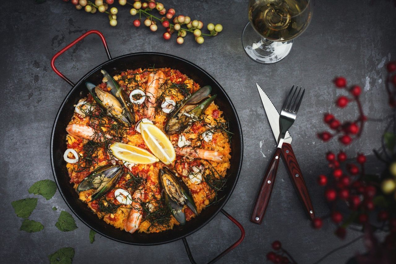 Paella de marisco. Foto: <a href="https://unsplash.com/@steven__chan?utm_source=Hoy%20Apps&utm_medium=referral" target="_blank" rel="noopener">VK bro</a> (<a href="https://unsplash.com/photos/oyster-dish-_79ZJS8pV70?utm_source=Hoy%20Apps&utm_medium=referral" target="_blank" rel="noopener">Unsplash</a>)